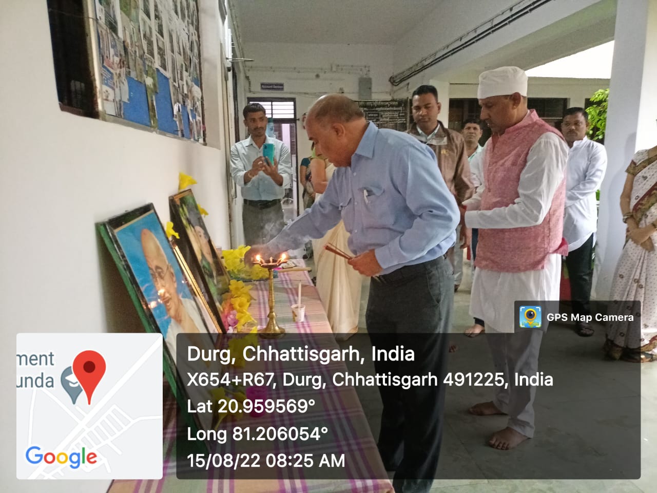 paying homage on independence  day-Shahid Durwasa Nishad Government College Arjunda District Balod, C.G.