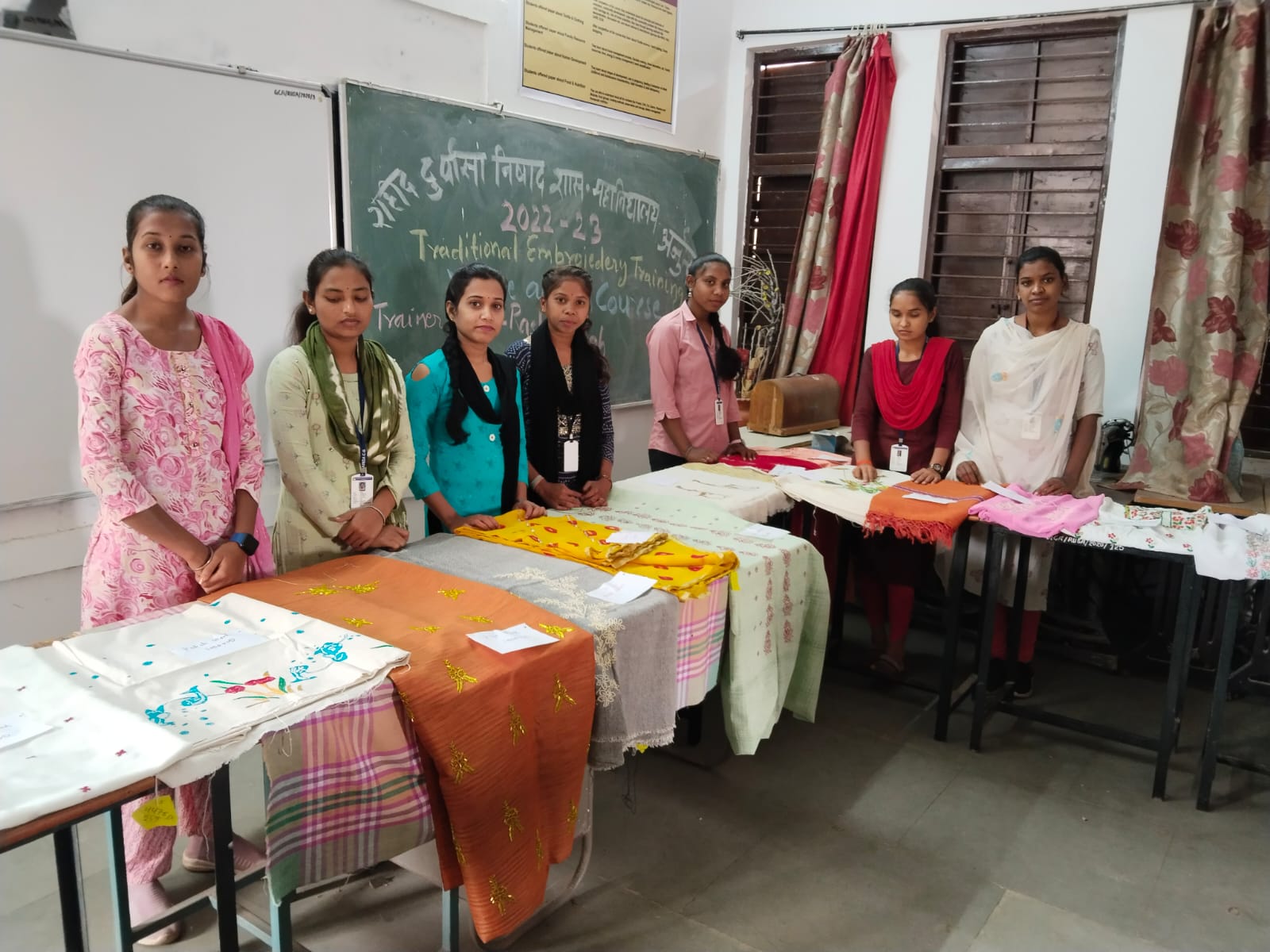traditional Embroidery training 15 days -Shahid Durwasa Nishad Government College Arjunda District Balod, C.G.